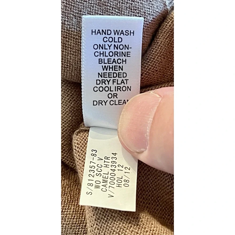 Banana‎ Republic mens Cashmere/Silk Sand V neck Sweater L